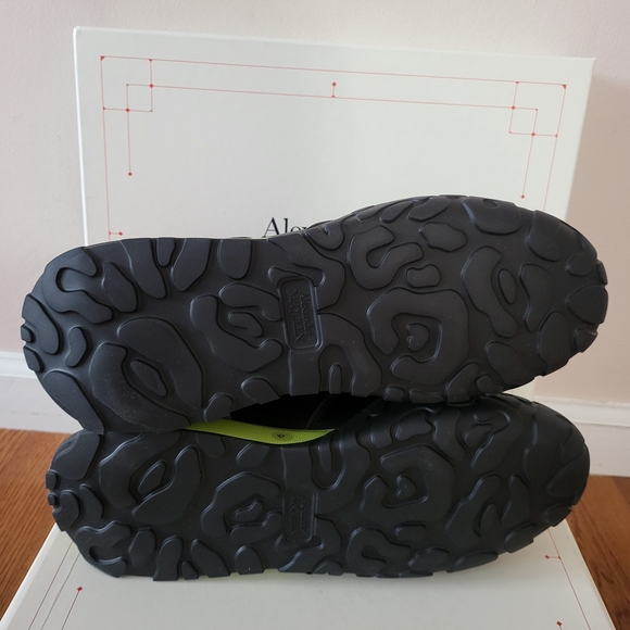 Alexander McQueen Black and Green Men's Shoes - Picture 11 of 14